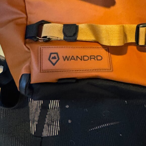 Wandrd Prvke 31L Backpack, accessory straps, and waist straps - Picture 4 of 5